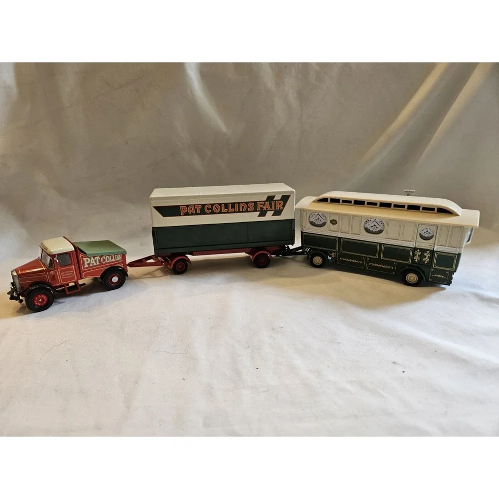 Corgi 16502 1/50 Pat Collins Fair Scammell Highwayman‎ Trailer & Caravan Diecast